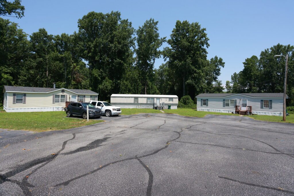 comfortable, Manufactured homes for rent, mhp, safe, Fox Creek, Parakeet Communities