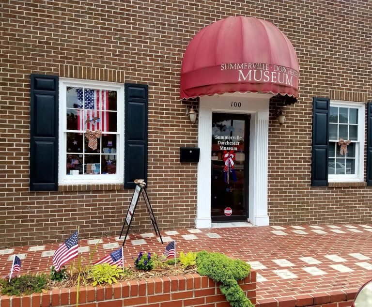 comfortable, Parakeet Communities, Steps to finding a new home, homes, museumentrance, living