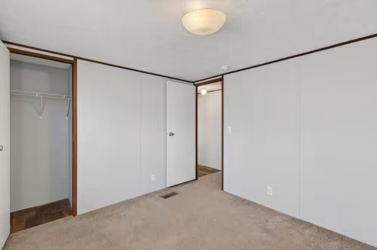 getyXngA, living, safe, Manufactured homes for rent, Parakeet Communities, comfortable